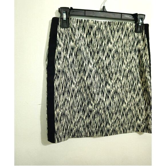 Sandro Paris Black/Cream Mini Skirt Silk Side Stripes Size Small (1) - Picture 2 of 7